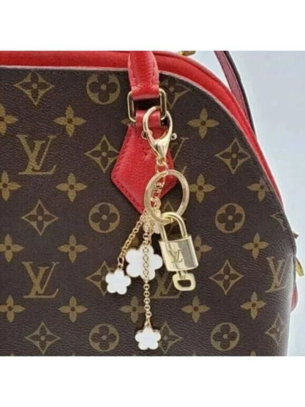 LV Gold Padlock & Key 🔒 Authentic Louis Vuitton Bag Unbranded Flower Charm - Picture 9 of 9